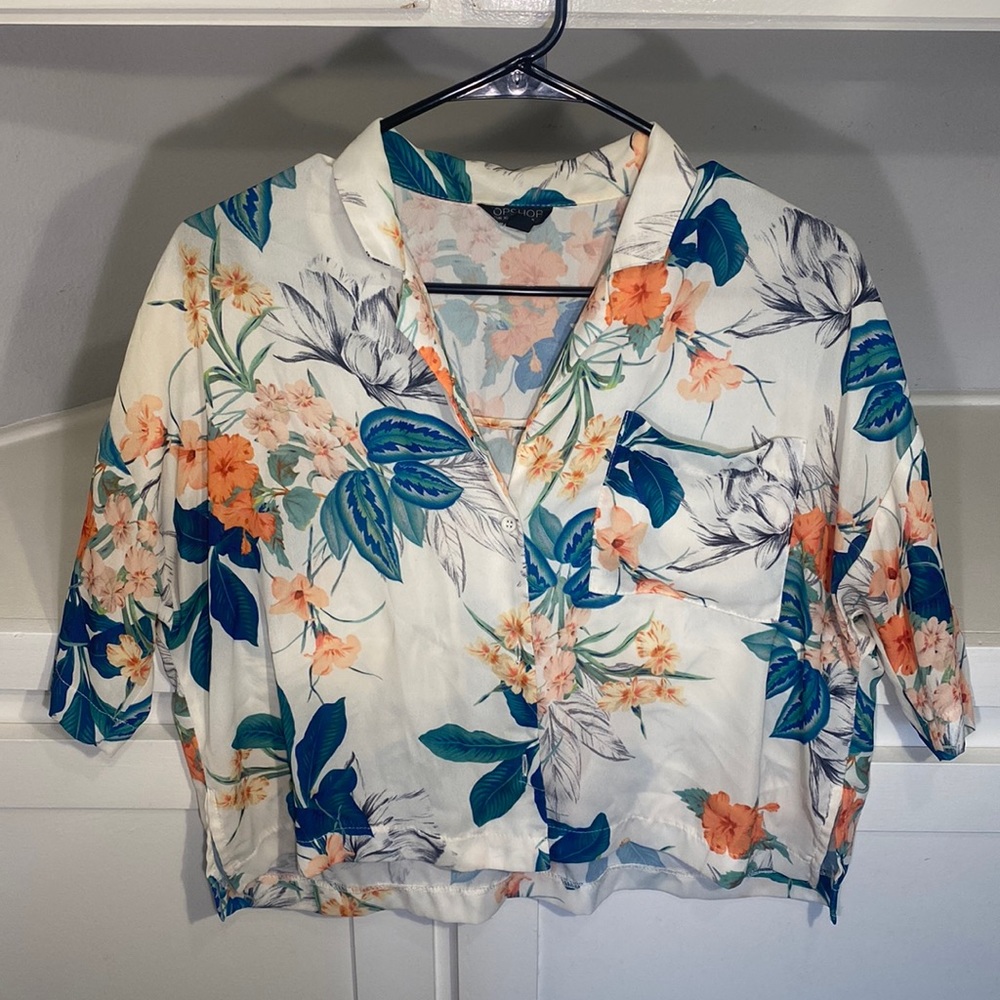 Cropped short-sleeve button down
